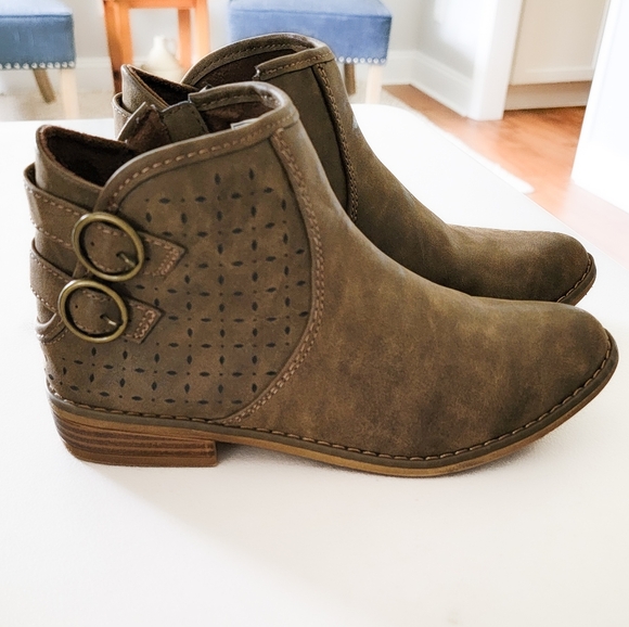 Rocket Dog Women's Brown Ankle Boots Size 7.5 - Picture 1 of 8